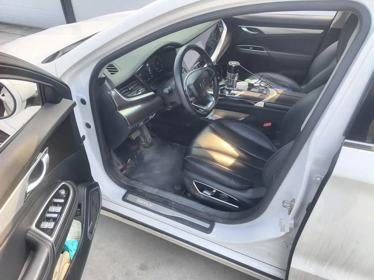 Geely Auto Emgrand GT New Energy 2018 1.5T PHEV Yao Ling Edition — миниатюра 17