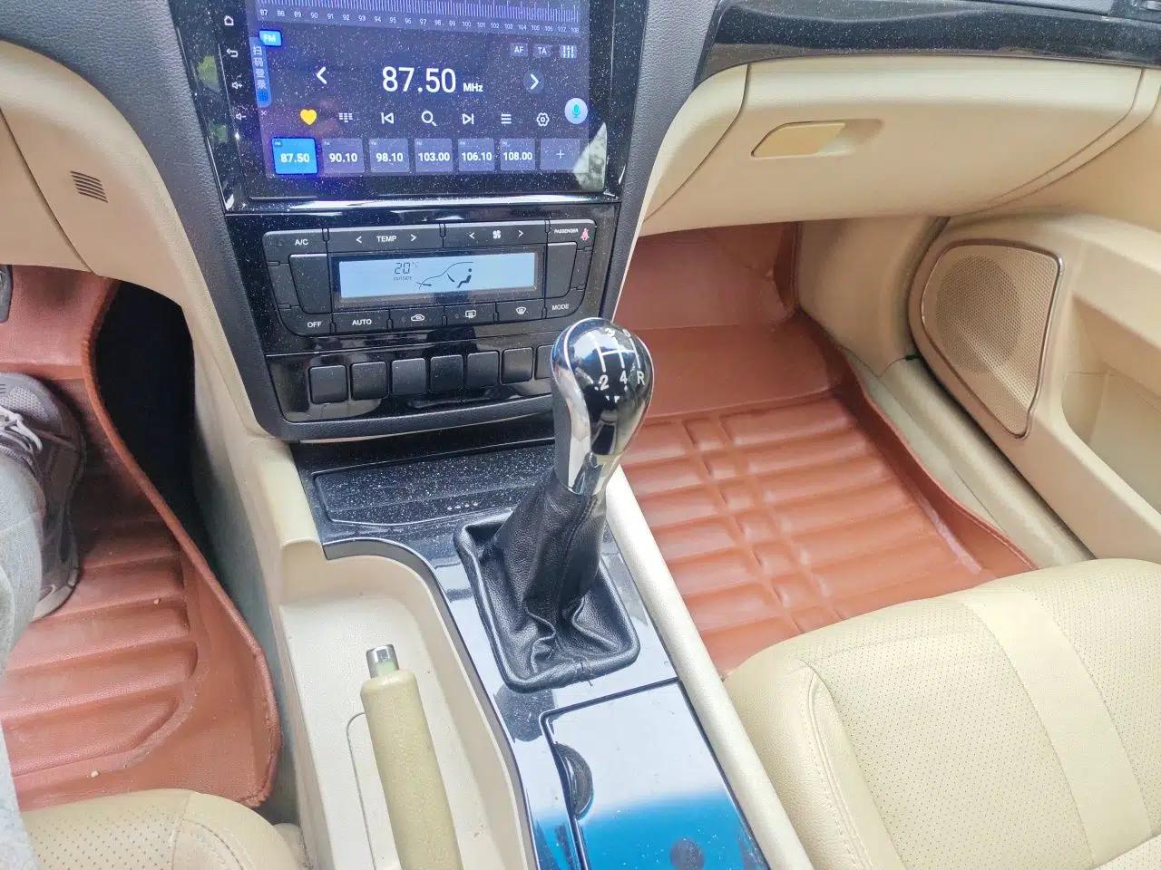 Geely Auto EC8 2011 2.0L Manual Comfort Edition — миниатюра 15