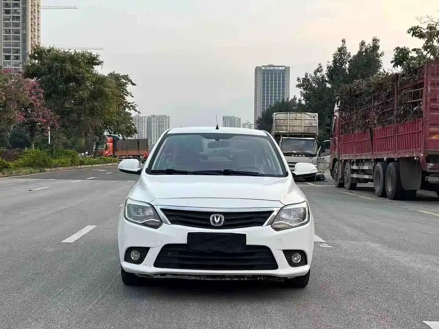 Yuexiang V3 2015 1.4L Manual Comfort Edition (National IV Emission Standard) — миниатюра 2