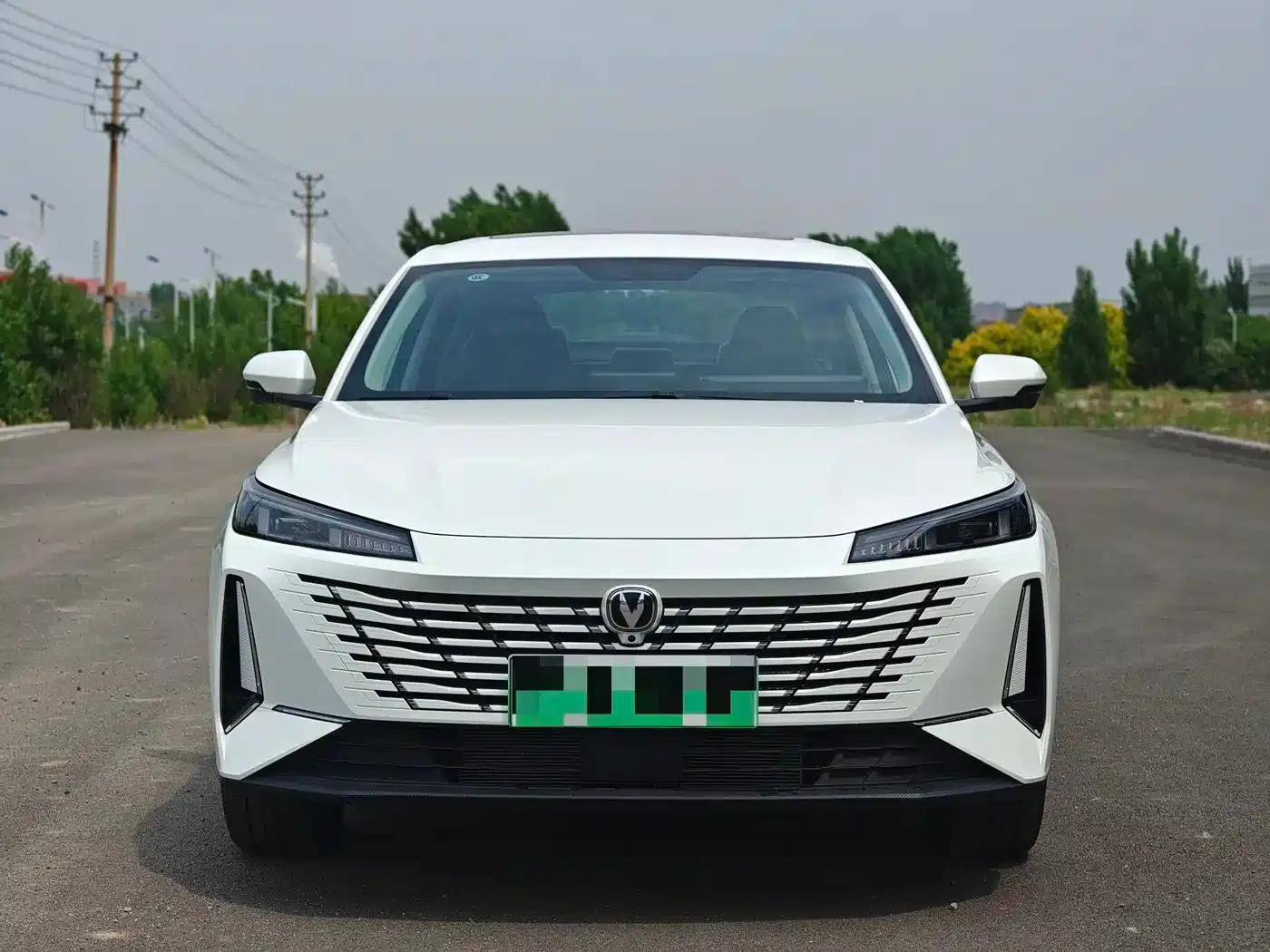 Changan Eado PHEV 2025 Smart Blue Whale 145KM Battleship Edition — миниатюра 2
