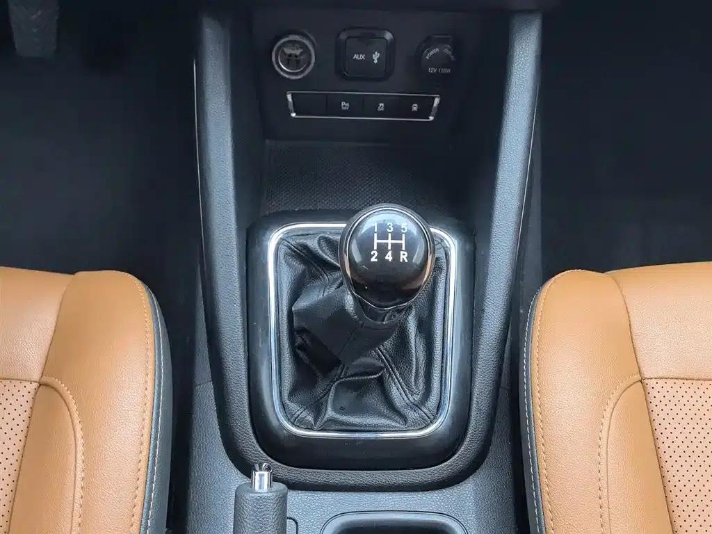 Changan Oushang CX70 2016 1.6L Manual Deluxe Edition — миниатюра 13