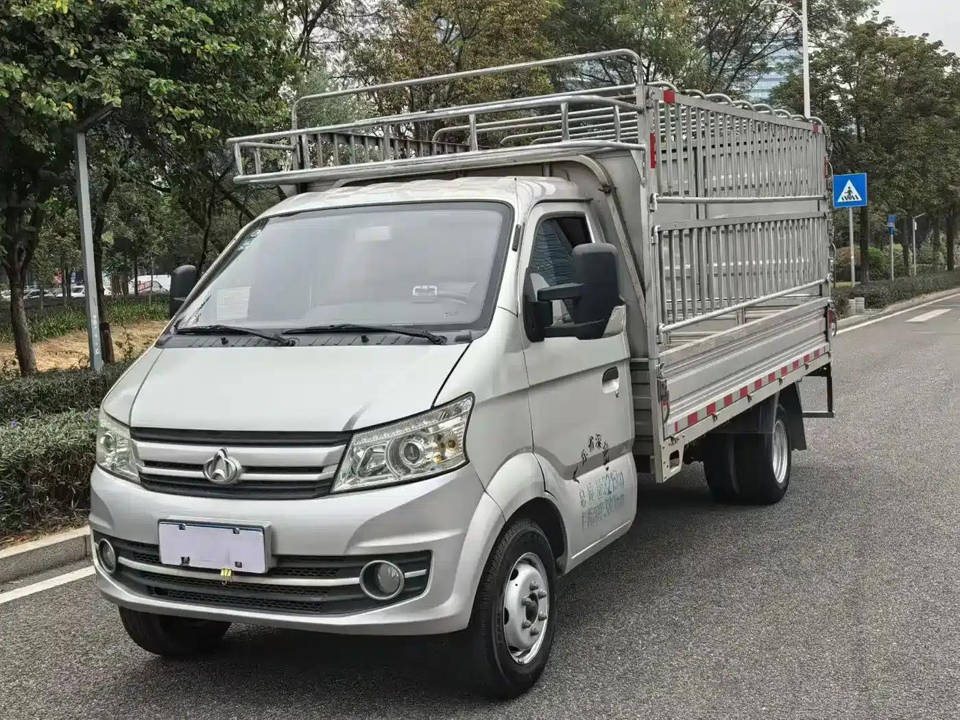 Crossover King X5 2021 1.6L Gasoline Comfort Edition Single Cab, Dual Rear Wheels, 3400mm Cargo Box (DAM16KR) — миниатюра 1