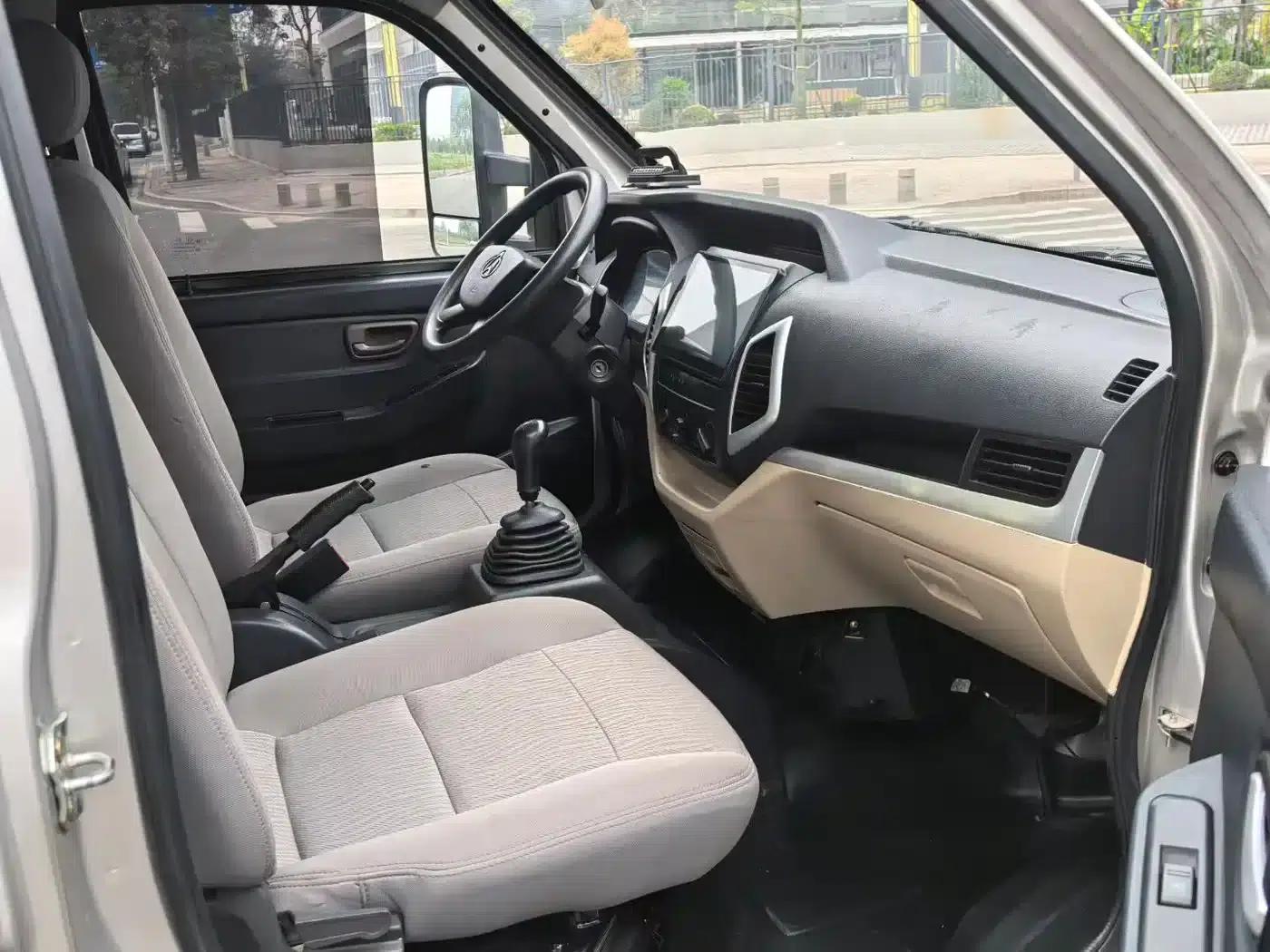 Crossover King X5 2021 1.6L Gasoline Comfort Edition Single Cab, Dual Rear Wheels, 3400mm Cargo Box (DAM16KR) — миниатюра 7