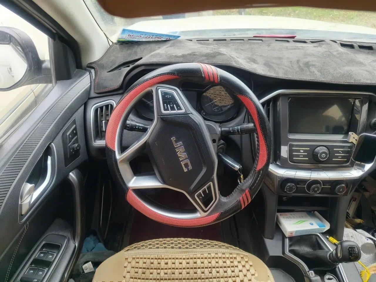 JMC Yuhu 7 2019 2.0T Diesel Manual 4x4 Comfort Edition China VI Standard Long Wheelbase JX4D20A6L — миниатюра 11