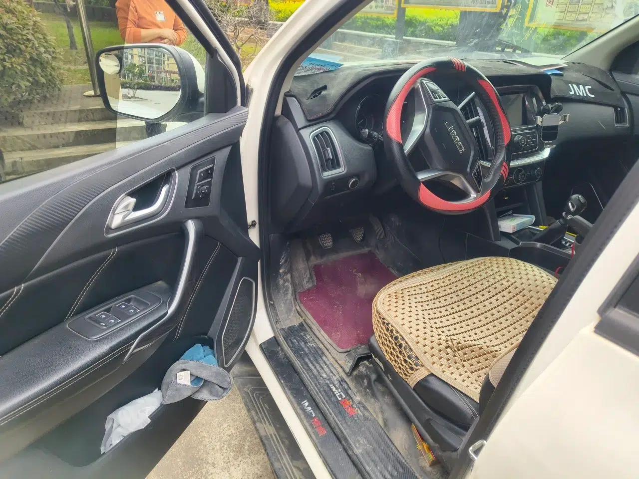 JMC Yuhu 7 2019 2.0T Diesel Manual 4x4 Comfort Edition China VI Standard Long Wheelbase JX4D20A6L — миниатюра 17