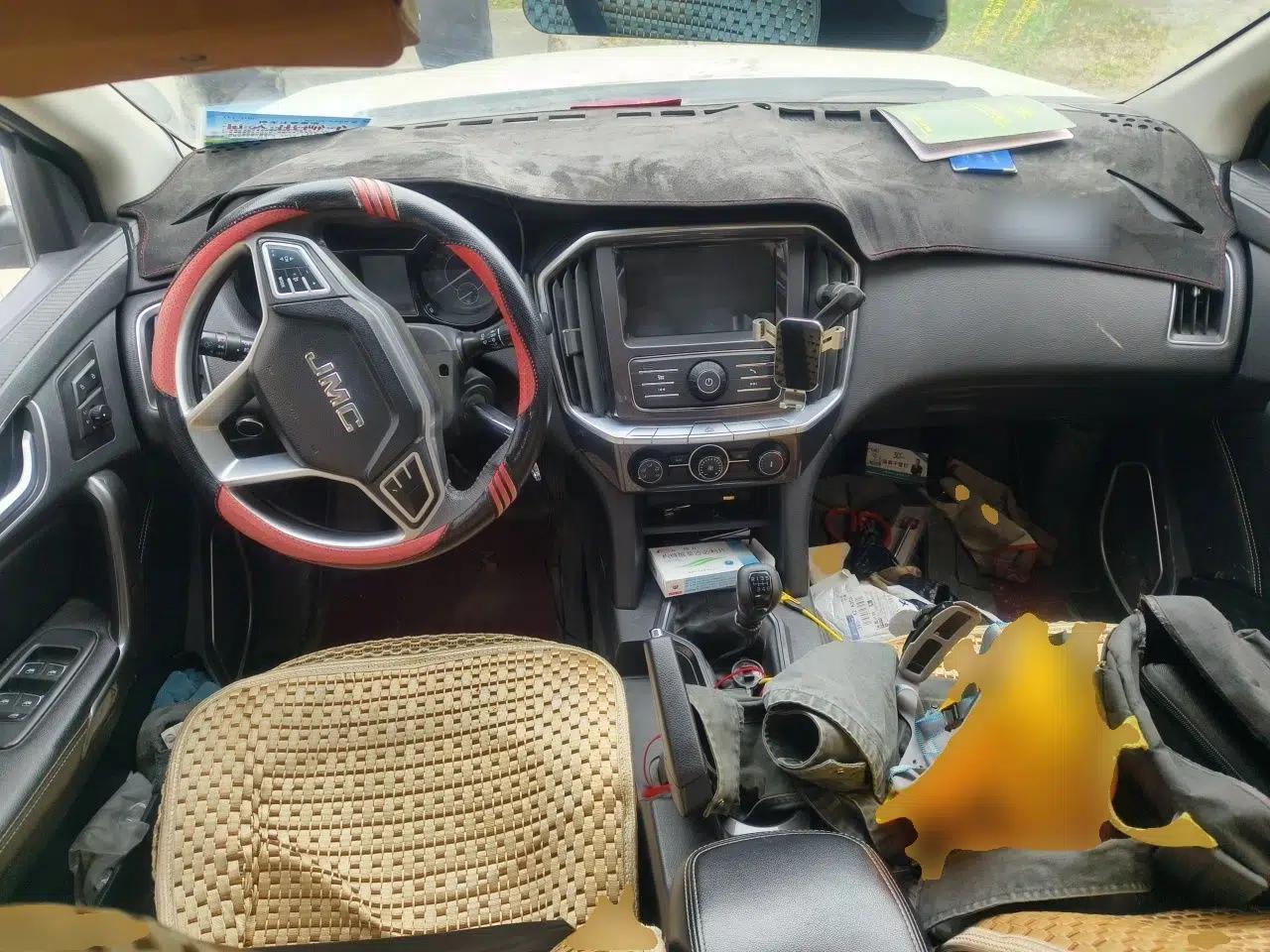 JMC Yuhu 7 2019 2.0T Diesel Manual 4x4 Comfort Edition China VI Standard Long Wheelbase JX4D20A6L — миниатюра 10