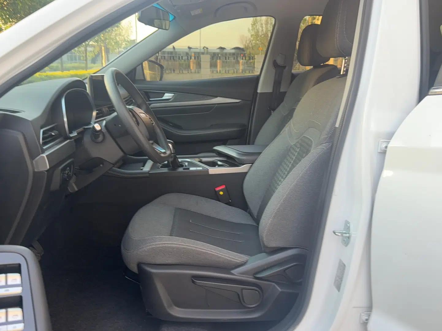 JETOUR X70S 2022 1.5T Manual Fanghua Edition 5 Seats — миниатюра 16