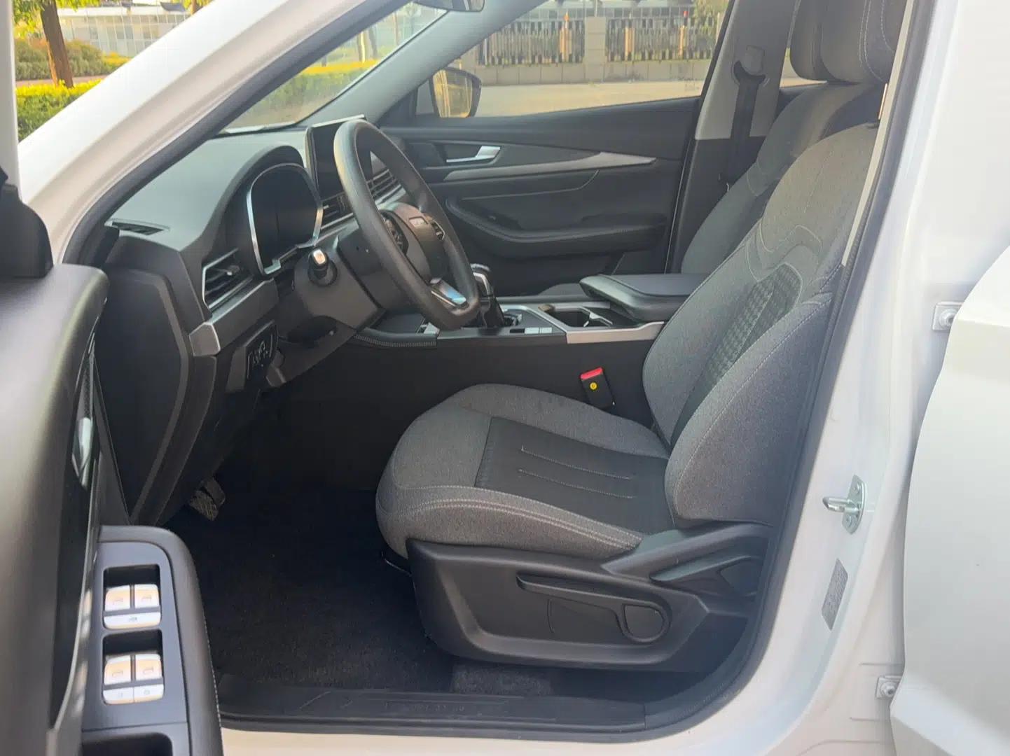 JETOUR X70S 2022 1.5T Manual Fanghua Edition 5 Seats — миниатюра 17
