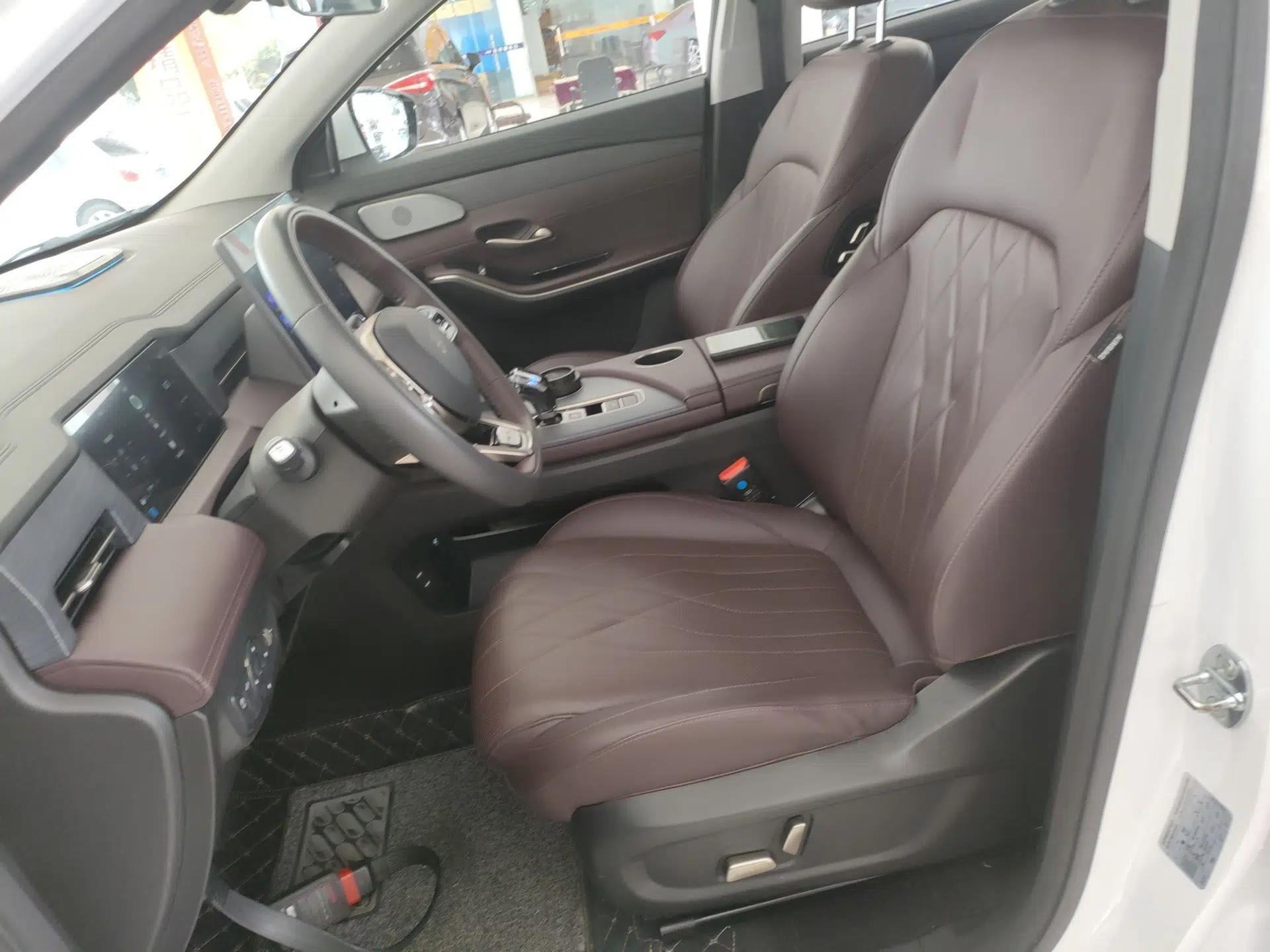 JETOUR X90 PRO 2024 2.0T DCT Prestige 7-Seater — миниатюра 17
