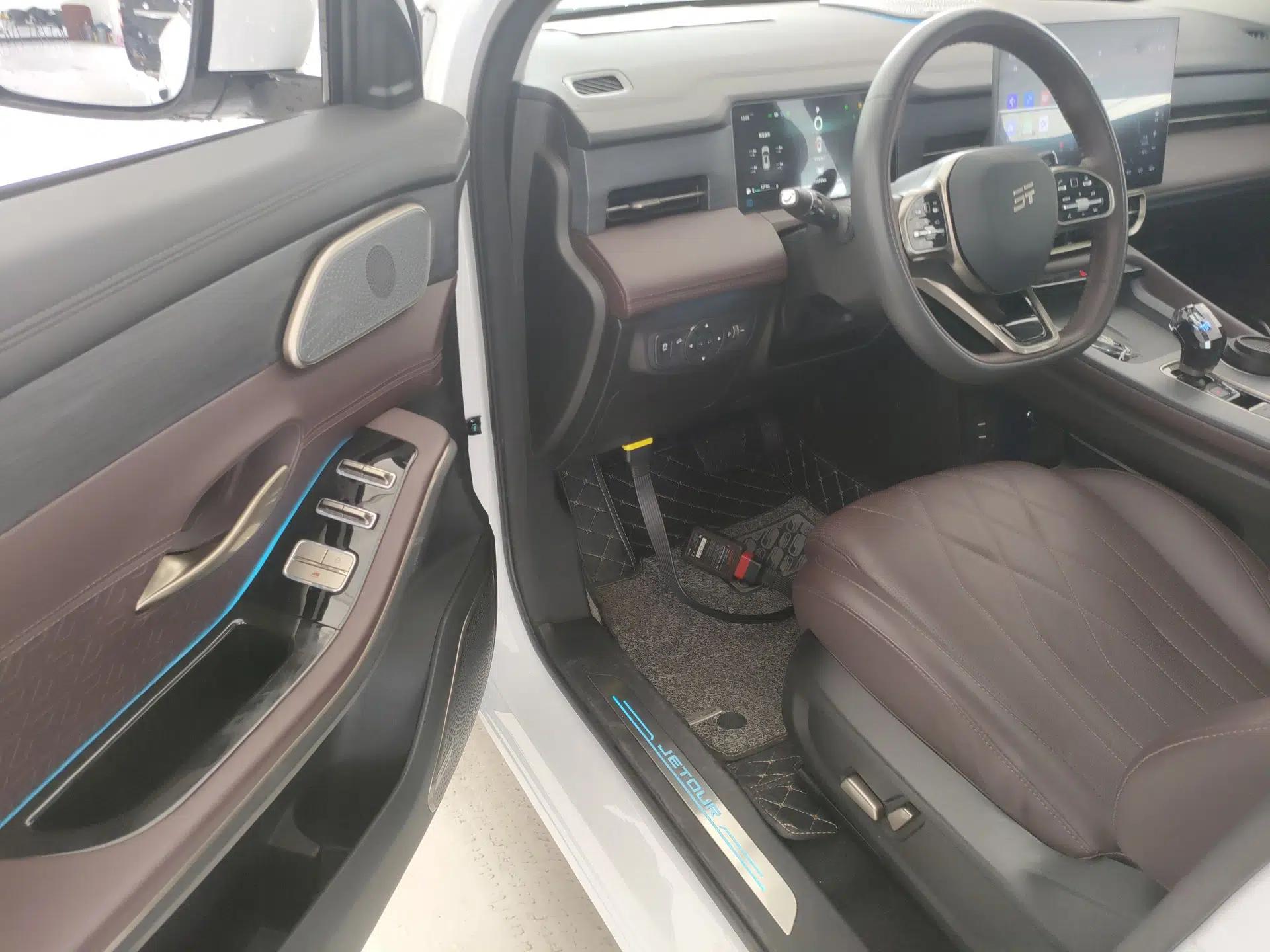 JETOUR X90 PRO 2024 2.0T DCT Prestige 7-Seater — миниатюра 18