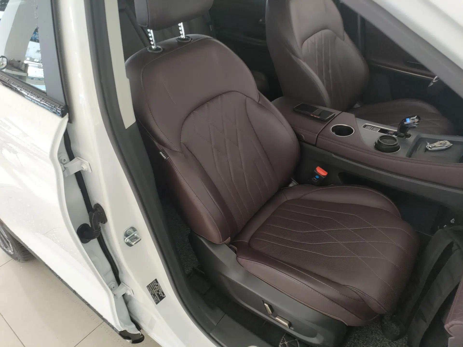 JETOUR X90 PRO 2024 2.0T DCT Prestige 7-Seater — миниатюра 23