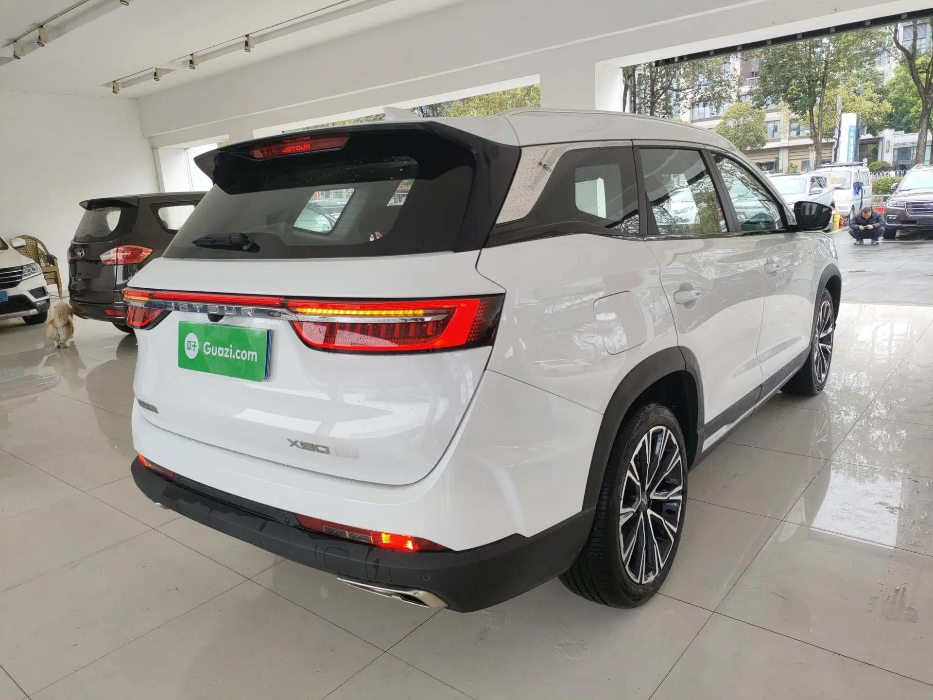 JETOUR X90 PRO 2024 2.0T DCT Prestige 7-Seater — миниатюра 4