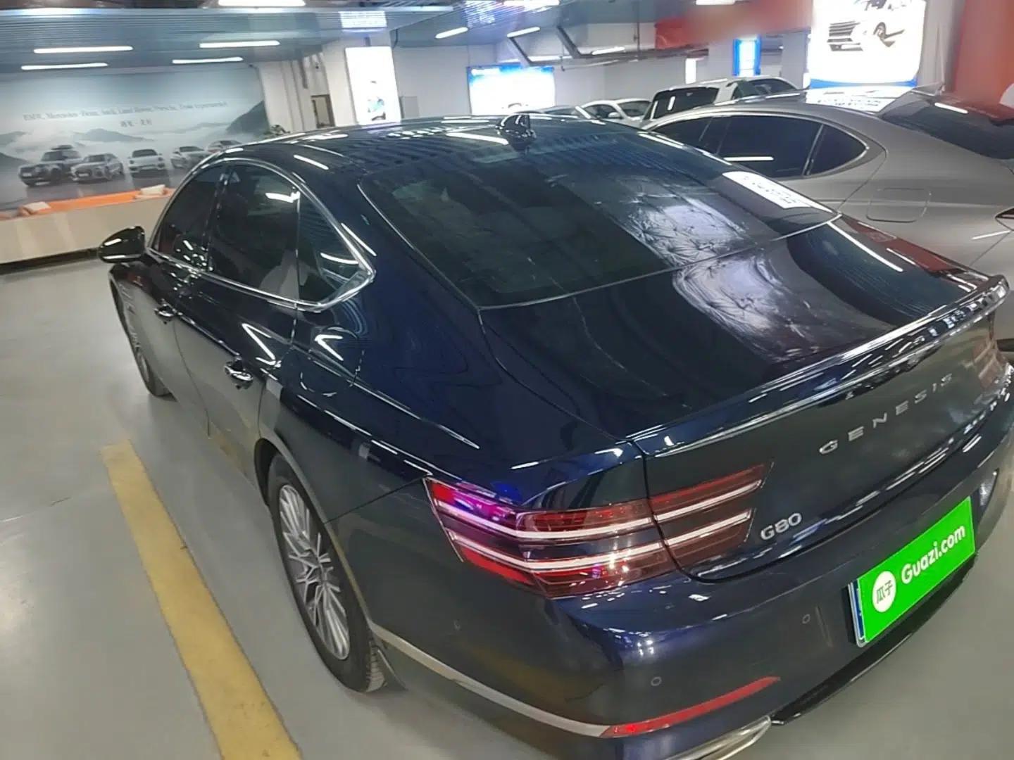 Genesis G80 2023 2.5T Rear-Drive Luxury Edition — миниатюра 4