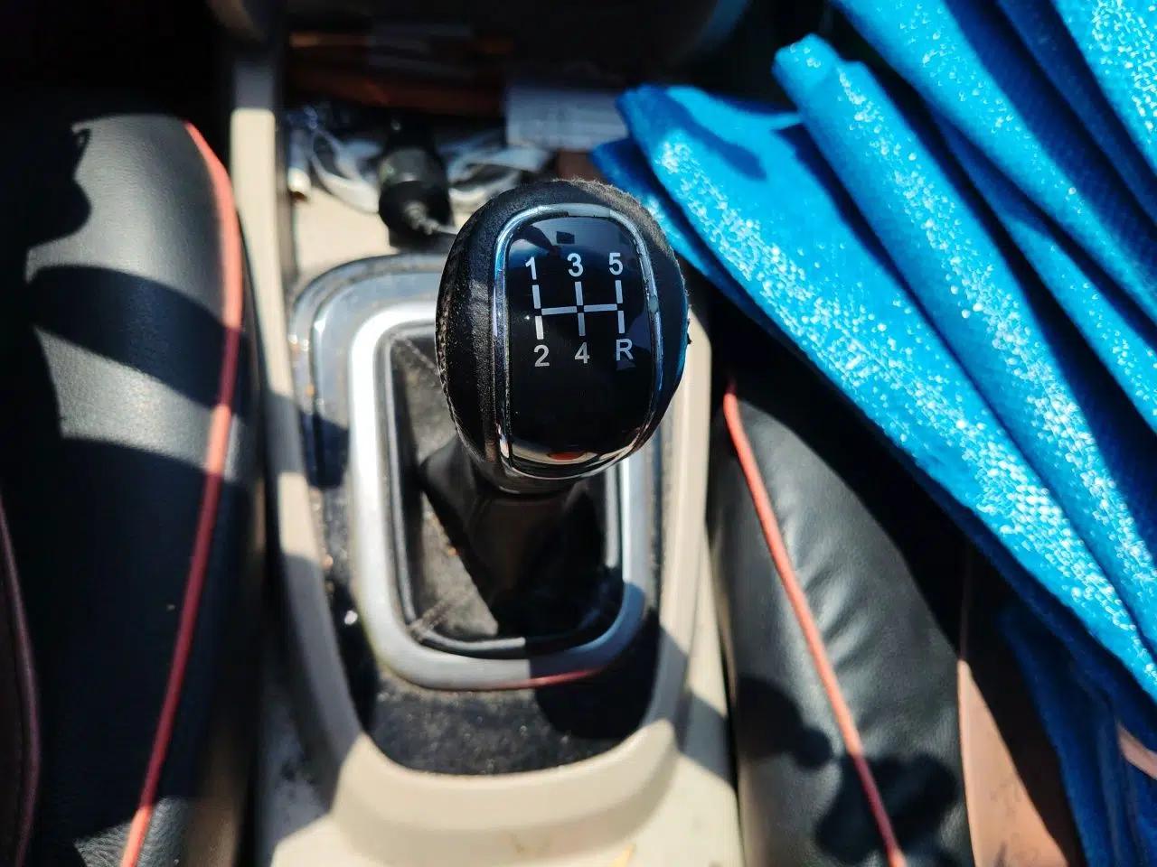 Karry K50 2015 1.5L Manual Luxury Model — миниатюра 15