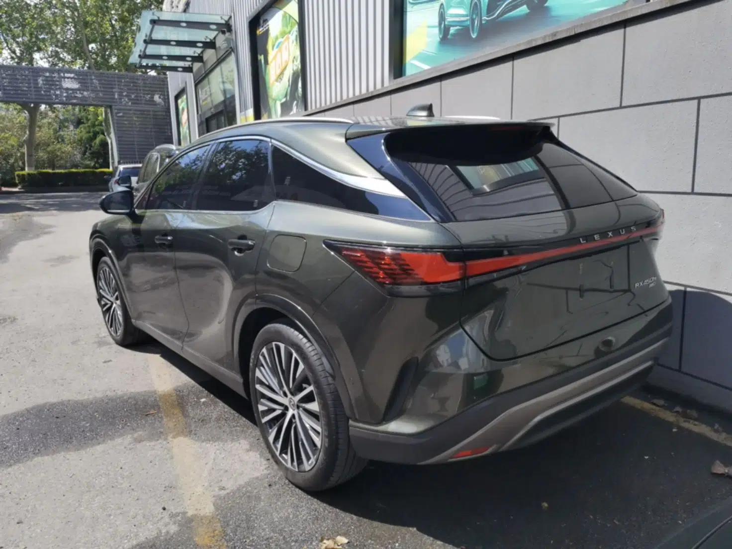 Lexus RX New Energy 2023 450h+ Four-Wheel Drive Enjoyment Edition — миниатюра 4