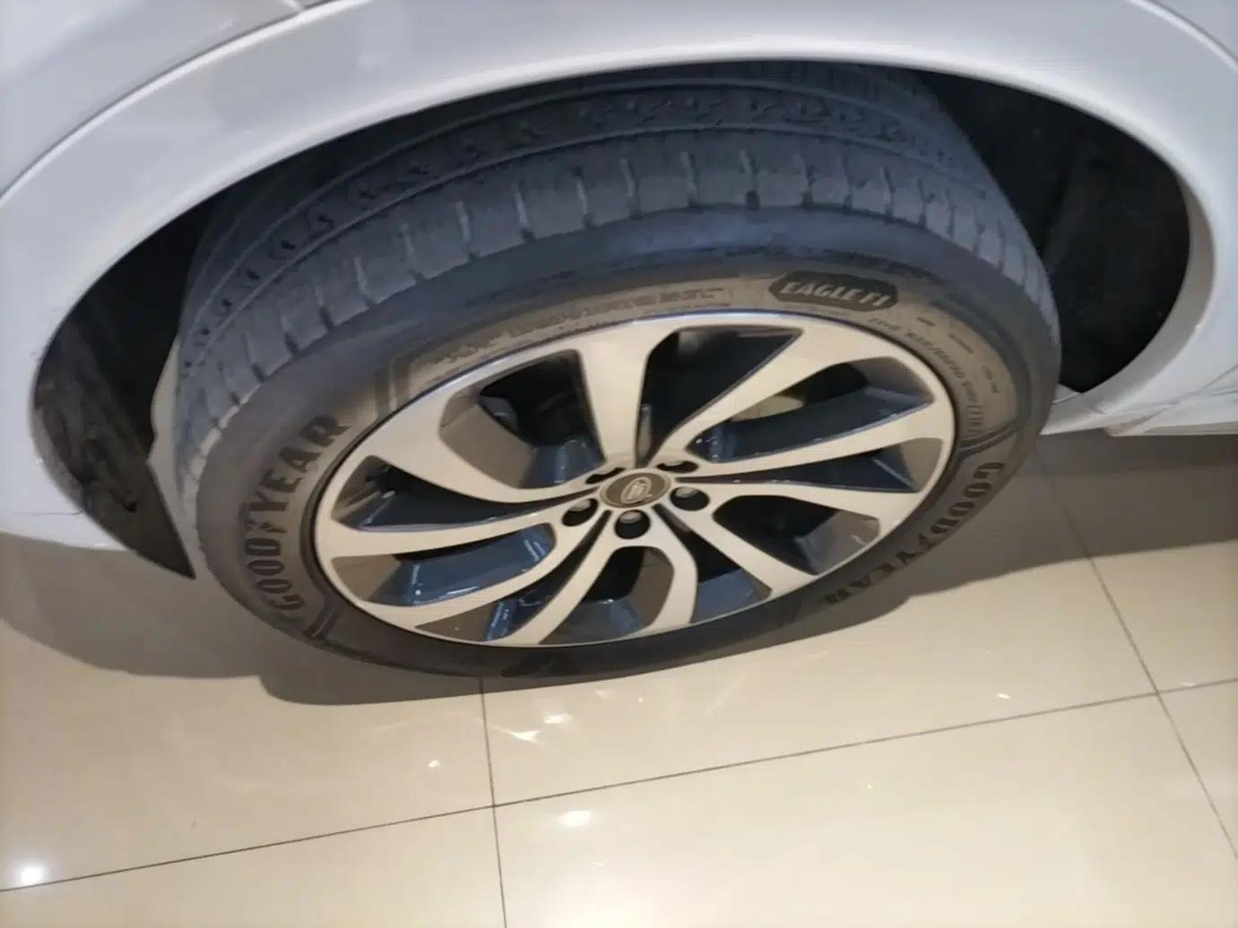 Land Rover Discovery Sport New Energy 2023 1.5T P300e Plug-in Hybrid Electric Version — миниатюра 8