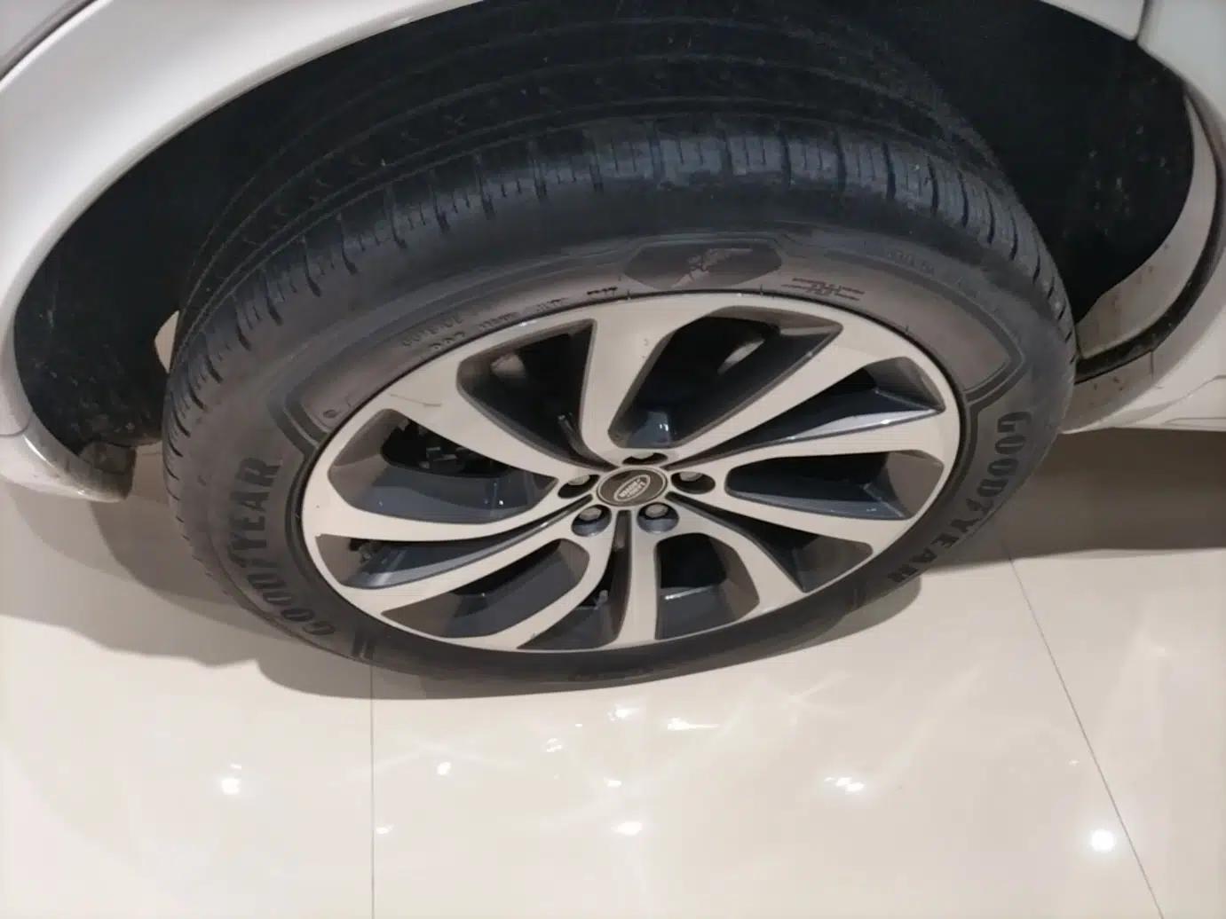 Land Rover Discovery Sport New Energy 2023 1.5T P300e Plug-in Hybrid Electric Version — миниатюра 10