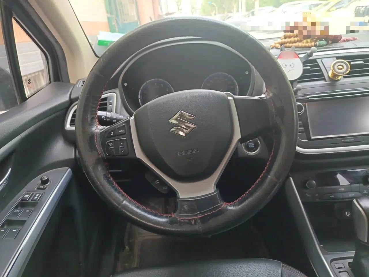 Suzuki S-Cross 2014 1.6L CVT Two-Wheel Drive Elite Version — миниатюра 11