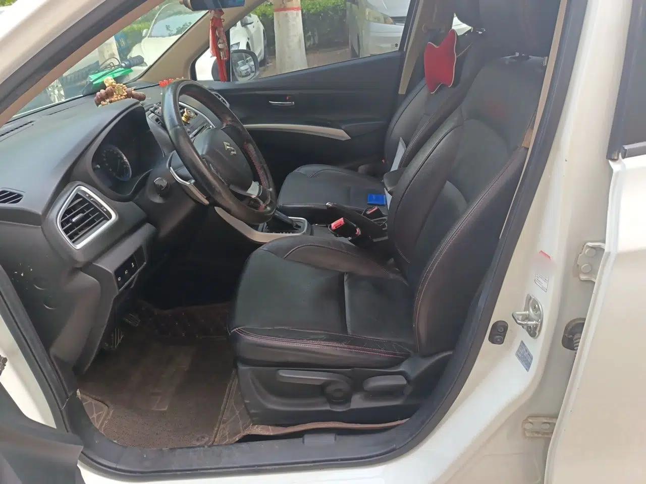 Suzuki S-Cross 2014 1.6L CVT Two-Wheel Drive Elite Version — миниатюра 16