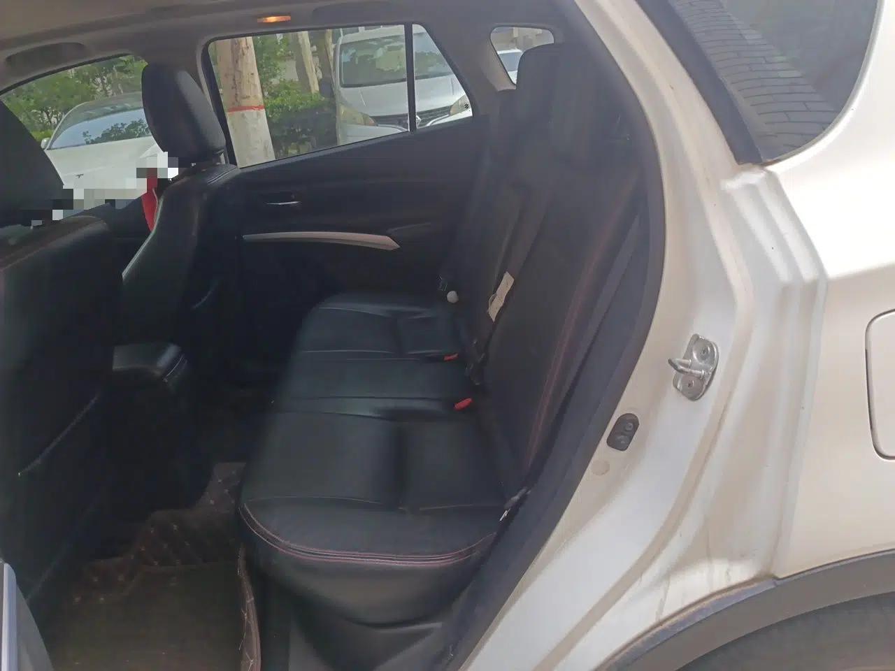 Suzuki S-Cross 2014 1.6L CVT Two-Wheel Drive Elite Version — миниатюра 18