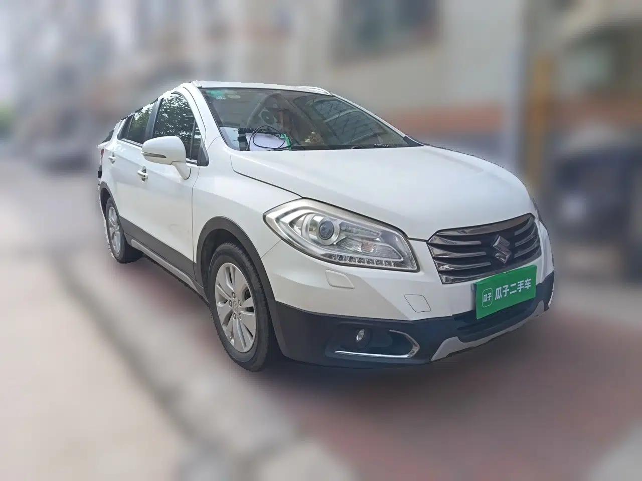 Suzuki S-Cross 2014 1.6L CVT Two-Wheel Drive Elite Version — миниатюра 3