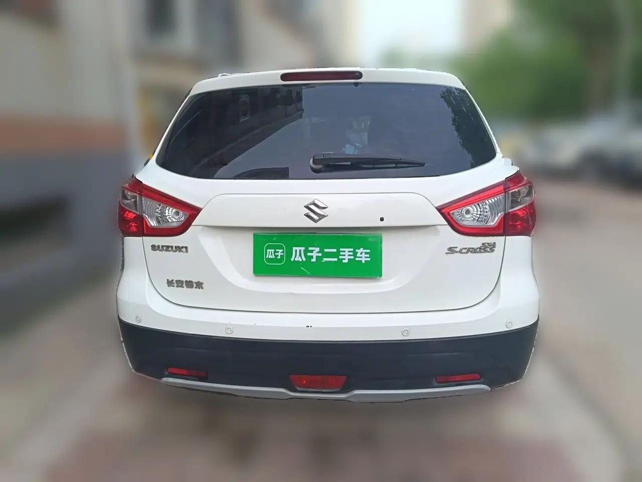 Suzuki S-Cross 2014 1.6L CVT Two-Wheel Drive Elite Version — миниатюра 5