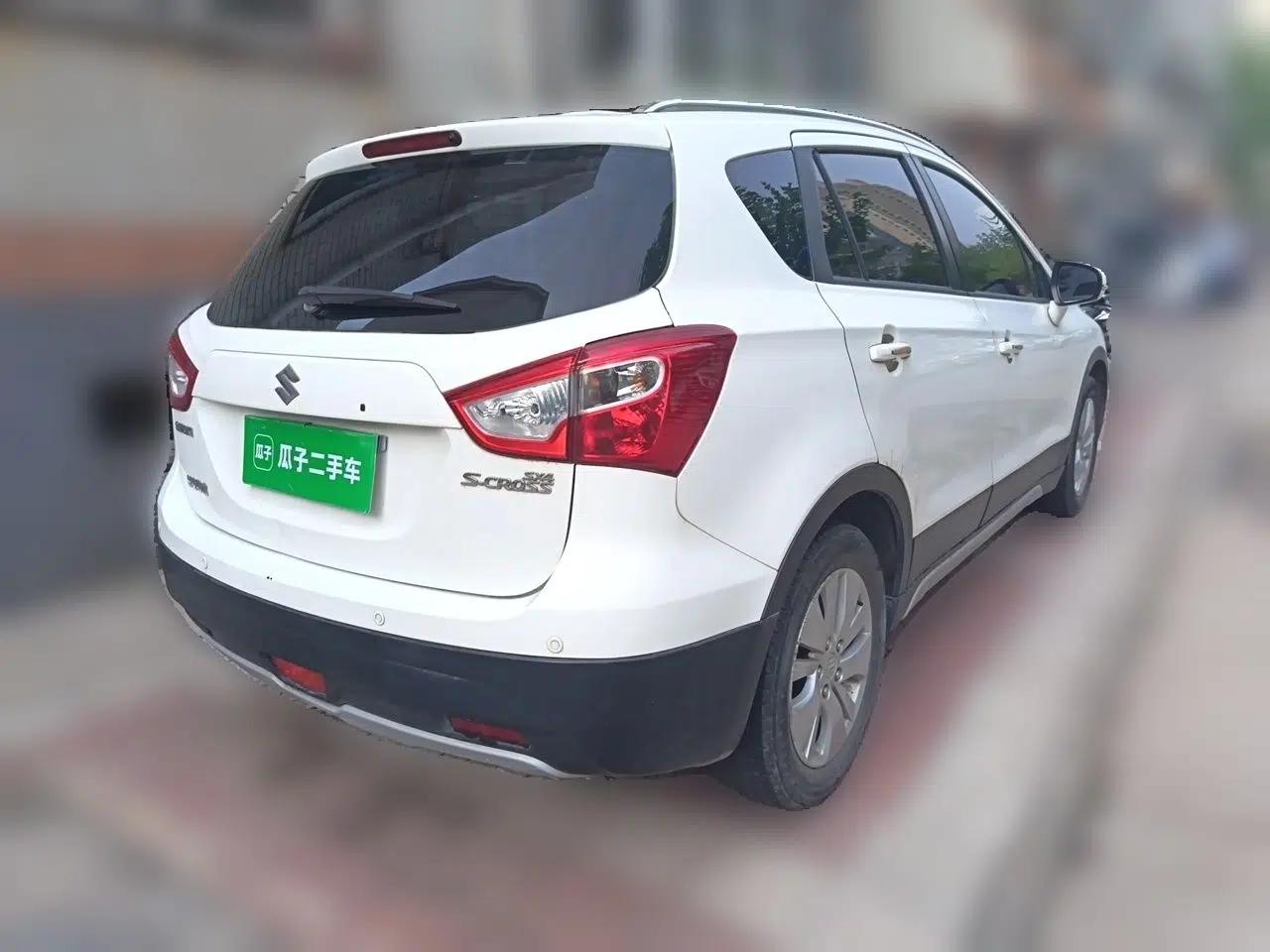 Suzuki S-Cross 2014 1.6L CVT Two-Wheel Drive Elite Version — миниатюра 6