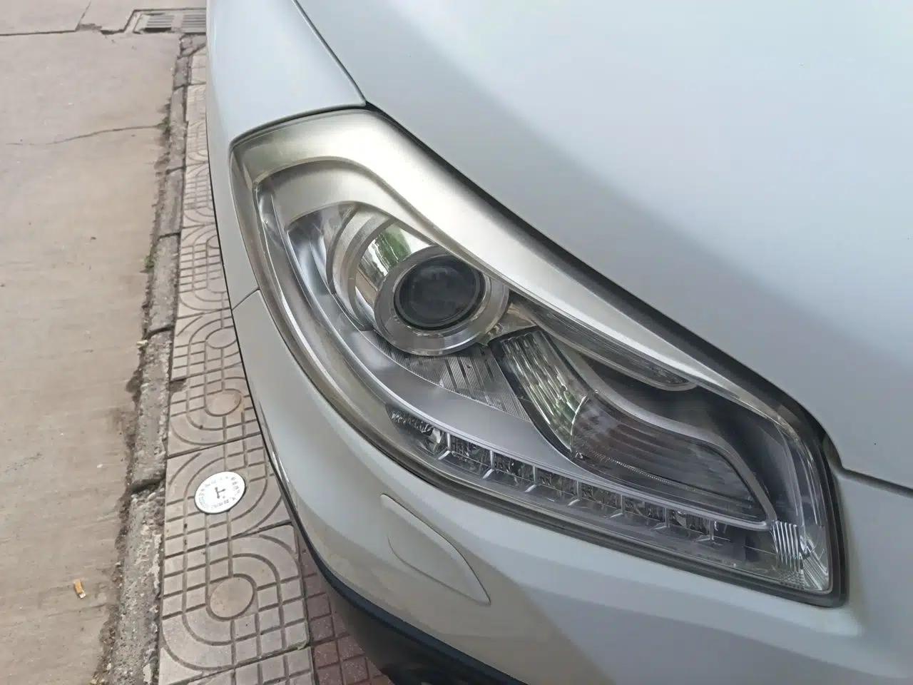 Suzuki S-Cross 2014 1.6L CVT Two-Wheel Drive Elite Version — миниатюра 7