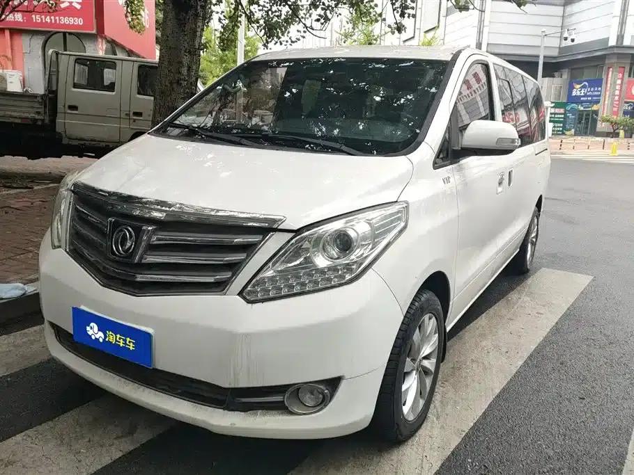 Fengxing CM7 2018 Facelift 2.0T Automatic Premium Edition — миниатюра 1