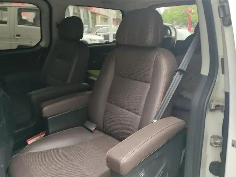 Fengxing CM7 2018 Facelift 2.0T Automatic Premium Edition — миниатюра 11