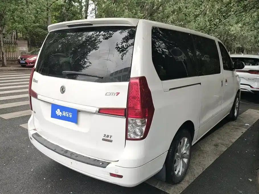 Fengxing CM7 2018 Facelift 2.0T Automatic Premium Edition — миниатюра 3