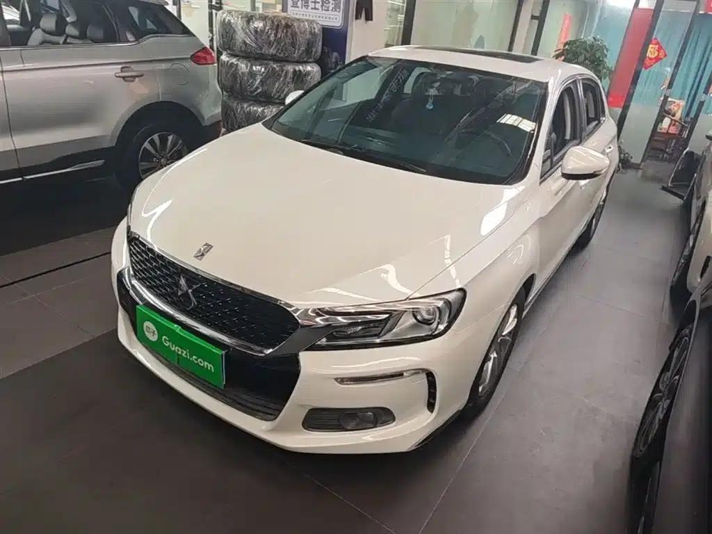DS 4S 2016 1.2T Automatic Dynamic Edition THP130 — миниатюра 1