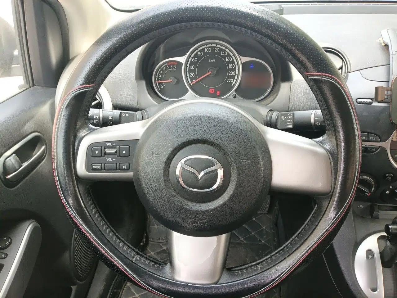 Mazda 2 2011 XuanDong 1.5L Automatic Value Edition — миниатюра 11