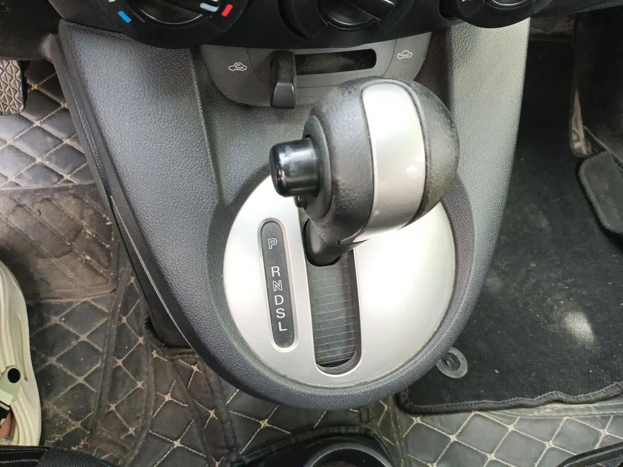 Mazda 2 2011 XuanDong 1.5L Automatic Value Edition — миниатюра 15
