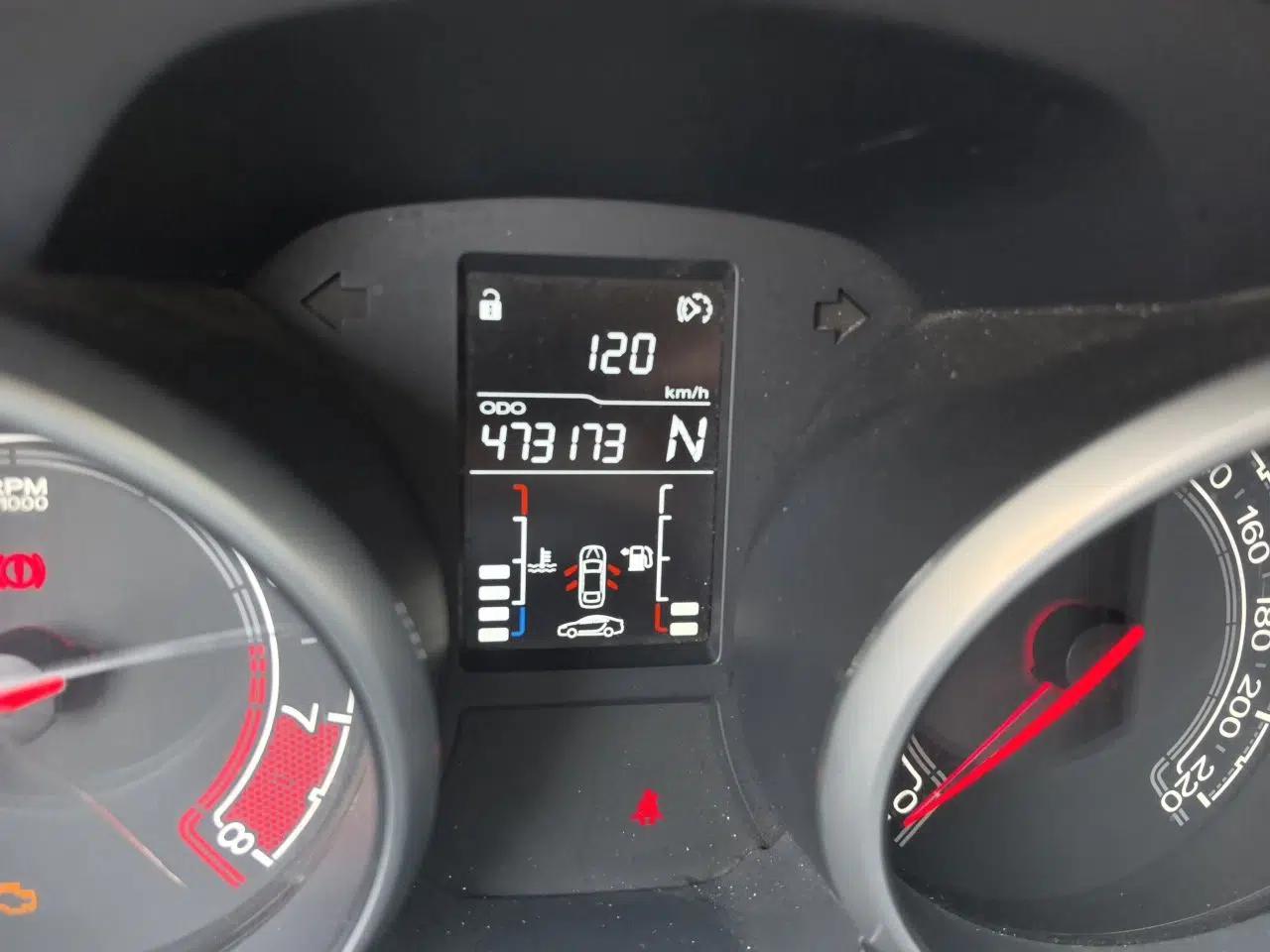 MG GT 2016 1.5T Automatic Value-Added Luxury Edition — миниатюра 13