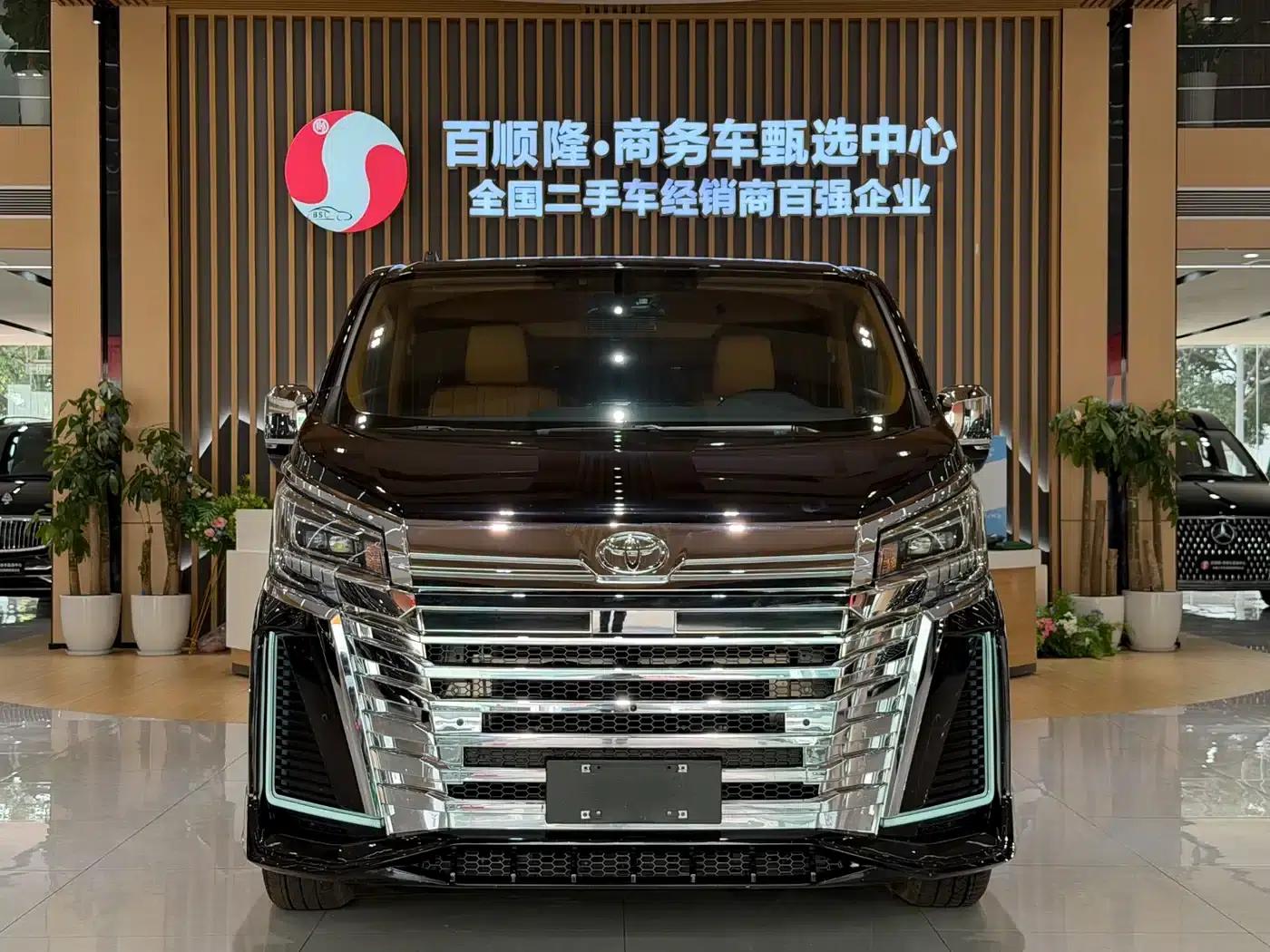 2025 HIACE 3.5L Automatic — миниатюра 1