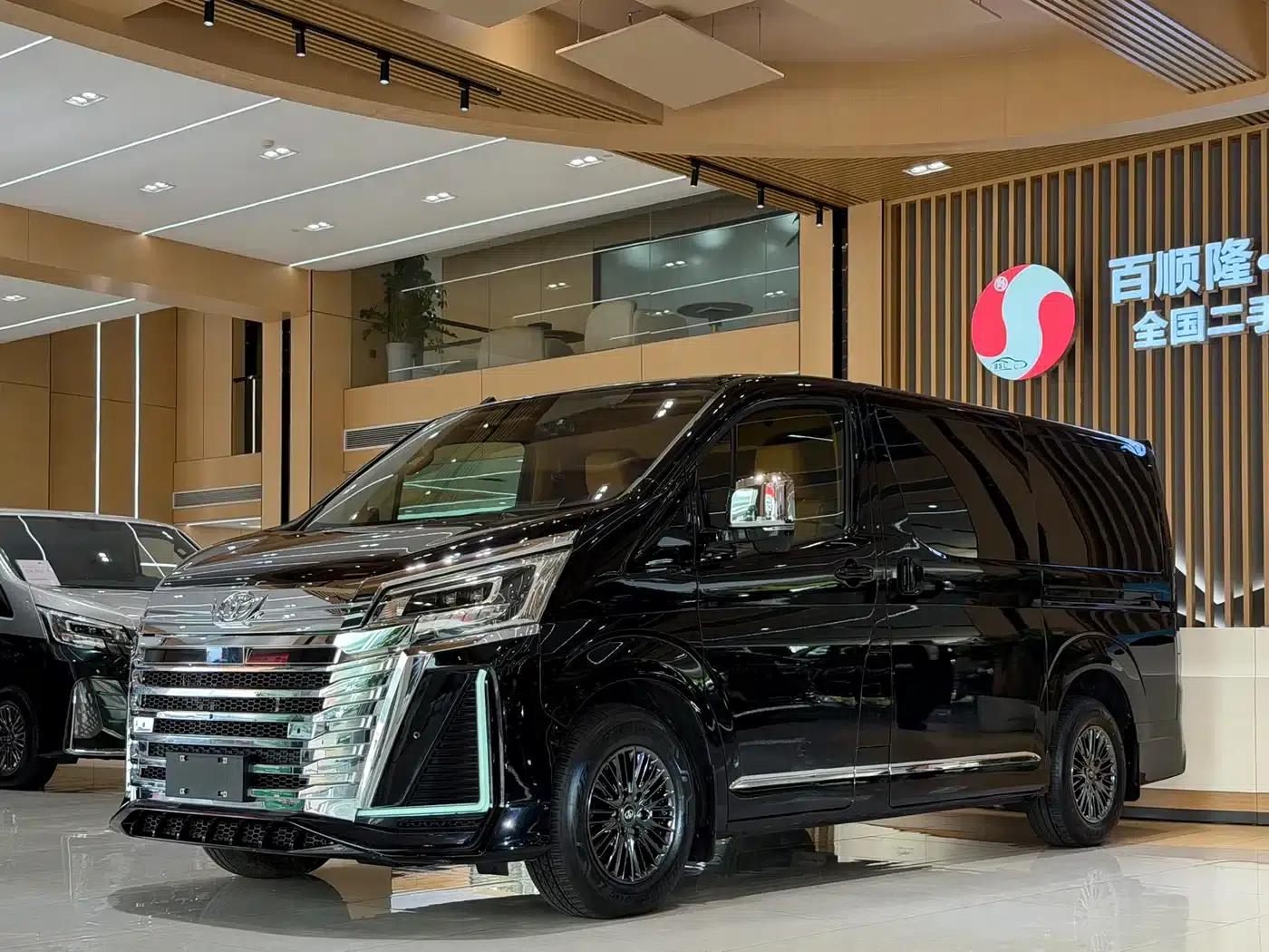 2025 HIACE 3.5L Automatic — миниатюра 2