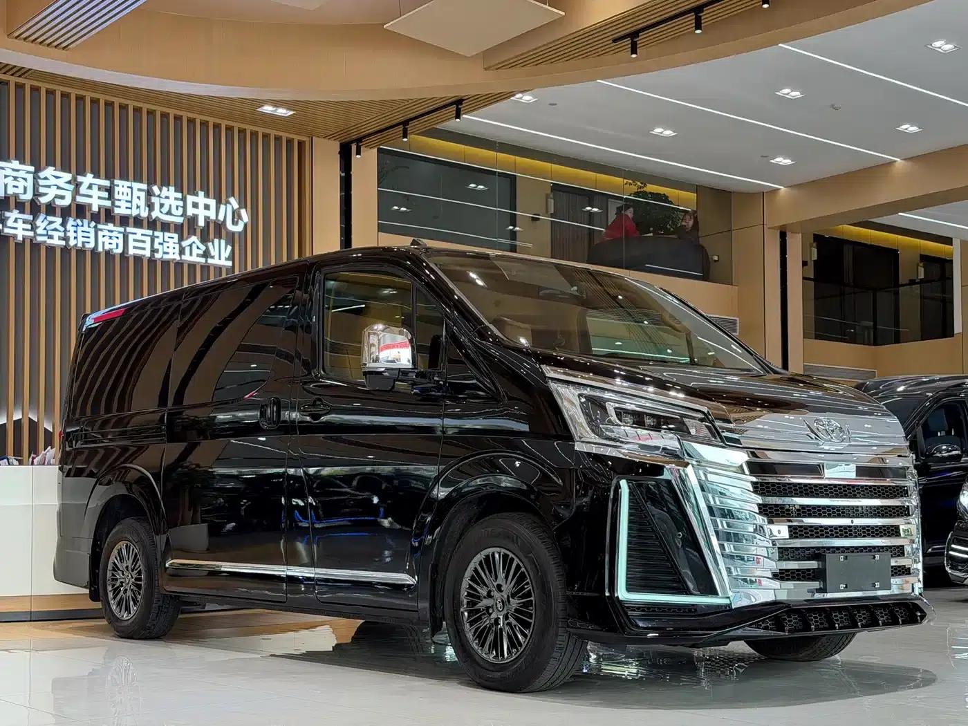 2025 HIACE 3.5L Automatic — миниатюра 3