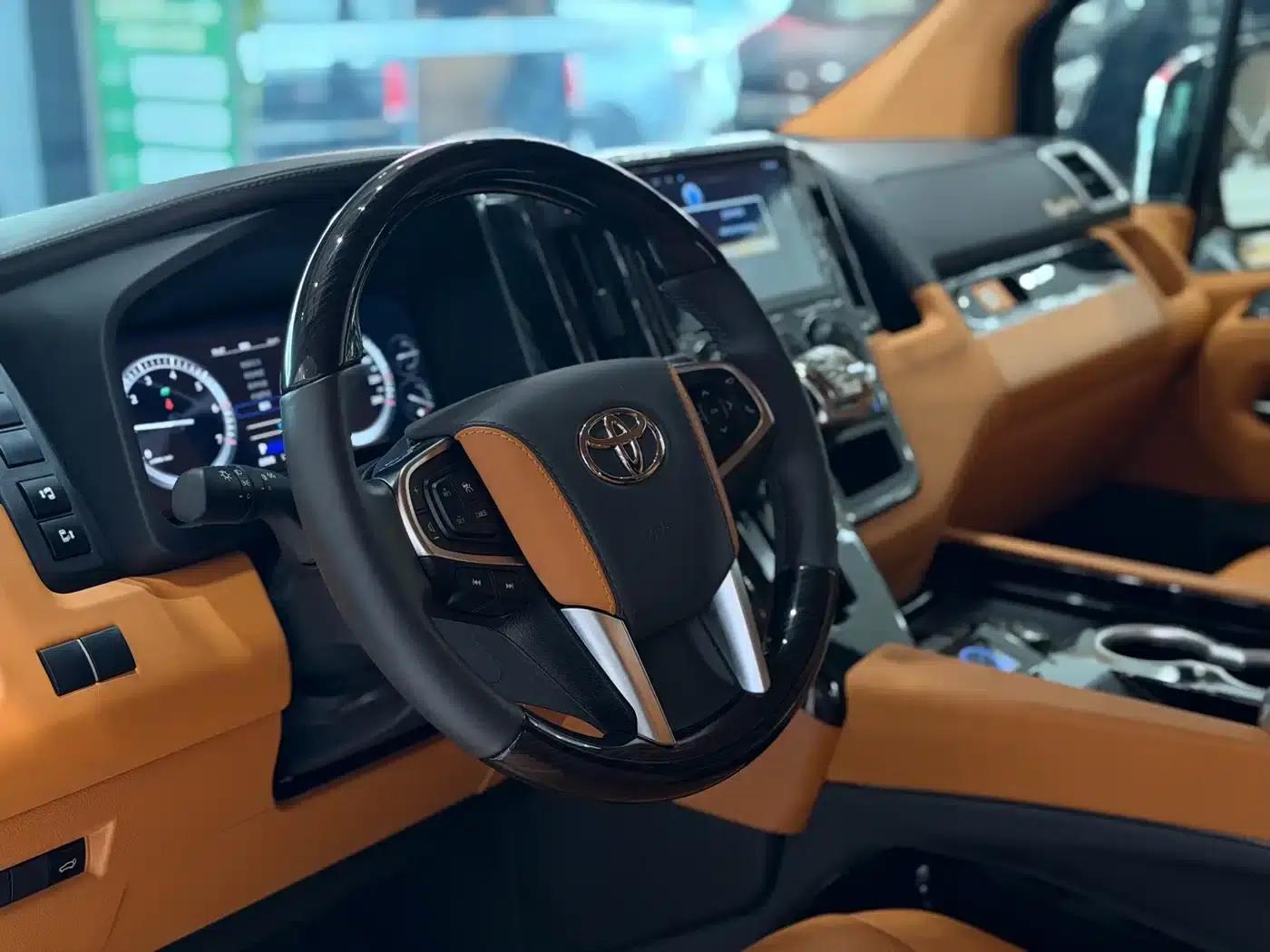 2025 HIACE 3.5L Automatic — миниатюра 4