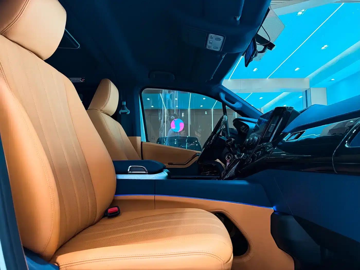 2025 HIACE 3.5L Automatic — миниатюра 6