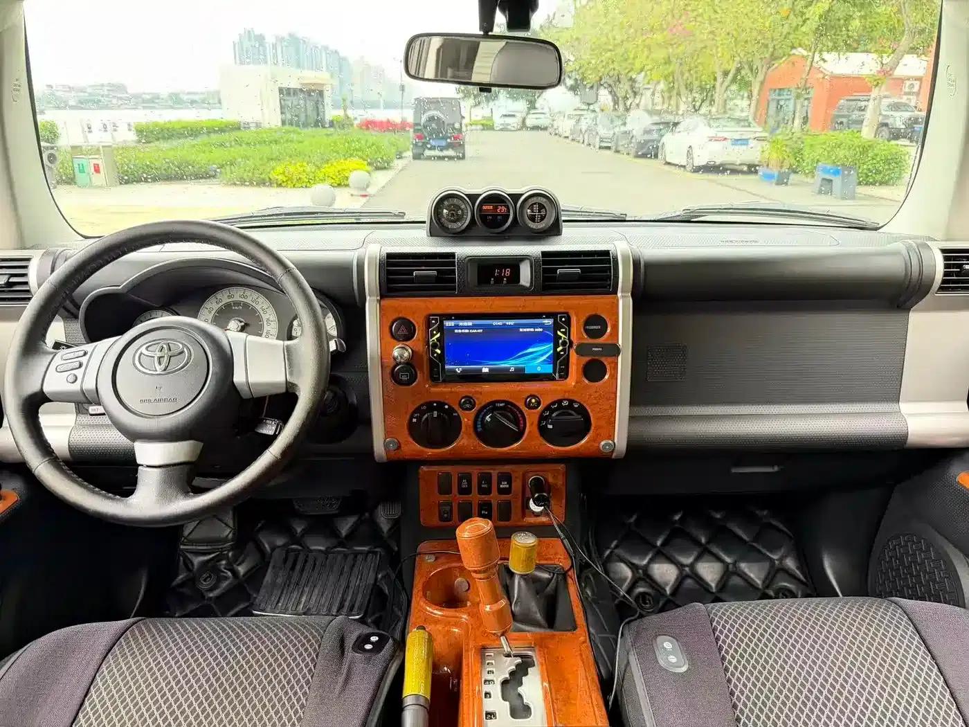 2007 FJ Cruiser 4.0L — миниатюра 10