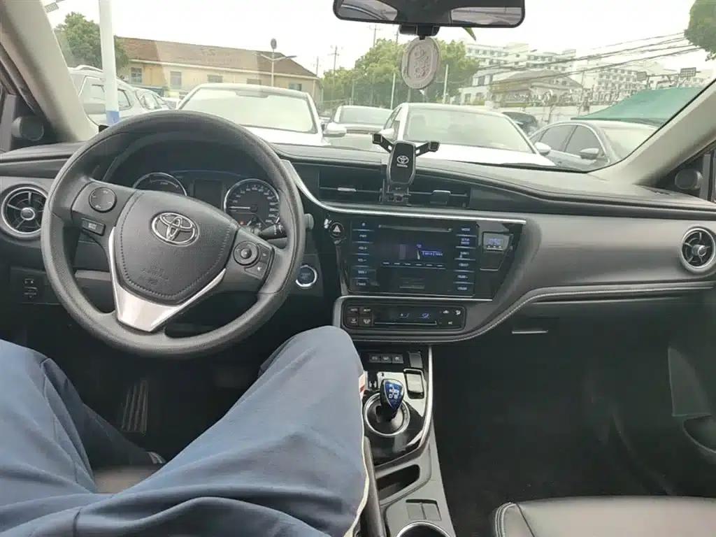 Corolla Hybrid E+ 2020 1.8L E-CVT Comfort Edition — миниатюра 10
