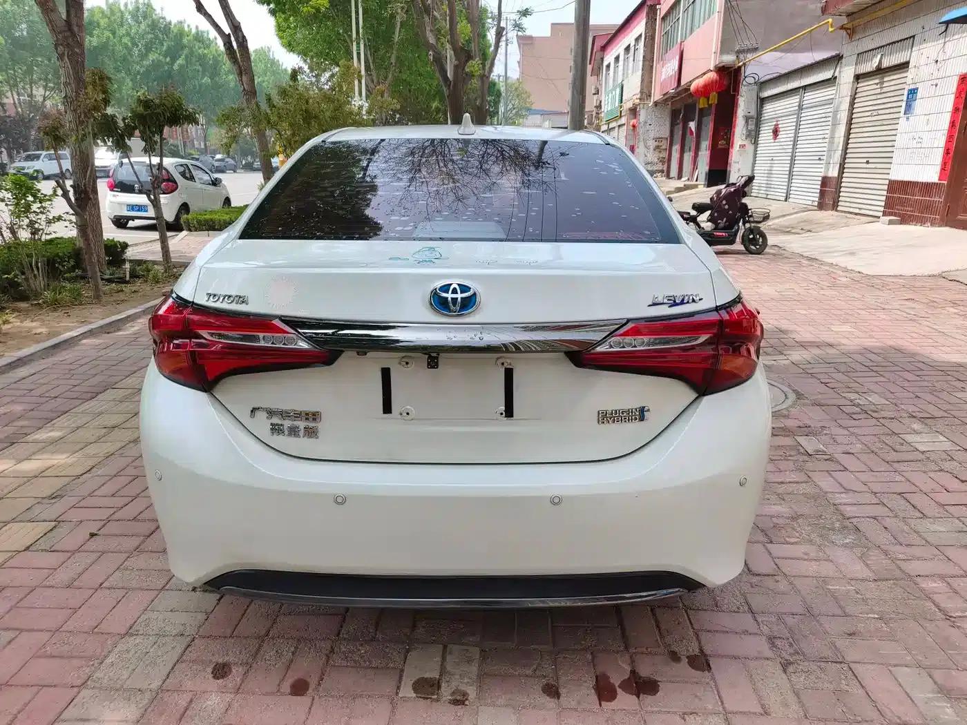Levin Hybrid E+ 2019 1.8PH GS E-CVT Elite Sunroof Edition — миниатюра 4