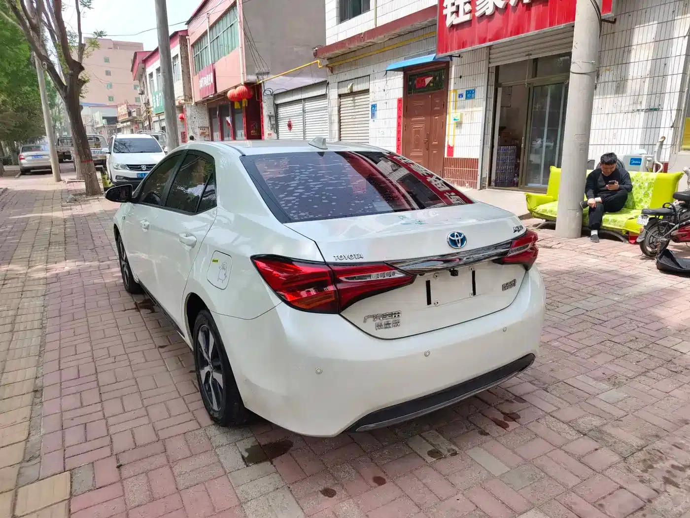 Levin Hybrid E+ 2019 1.8PH GS E-CVT Elite Sunroof Edition — миниатюра 5