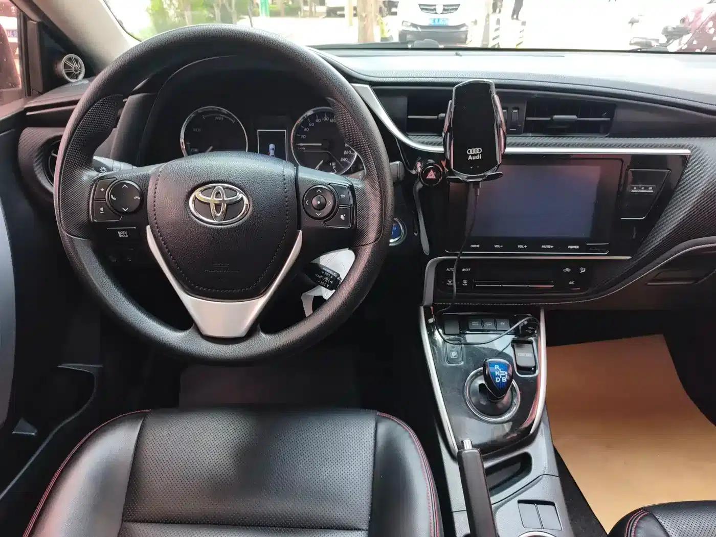 Levin Hybrid E+ 2019 1.8PH GS E-CVT Elite Sunroof Edition — миниатюра 7