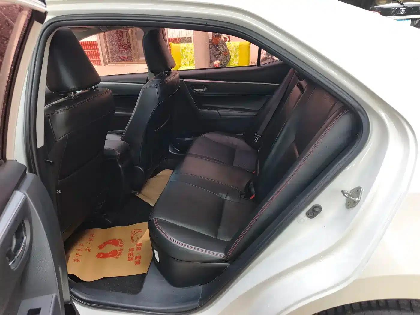 Levin Hybrid E+ 2019 1.8PH GS E-CVT Elite Sunroof Edition — миниатюра 9