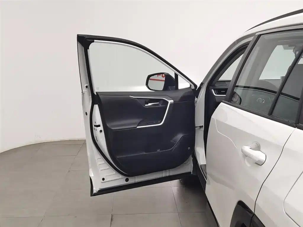 RAV4 Hybrid E+ 2021 2.5L AWD Flagship Pro — миниатюра 8