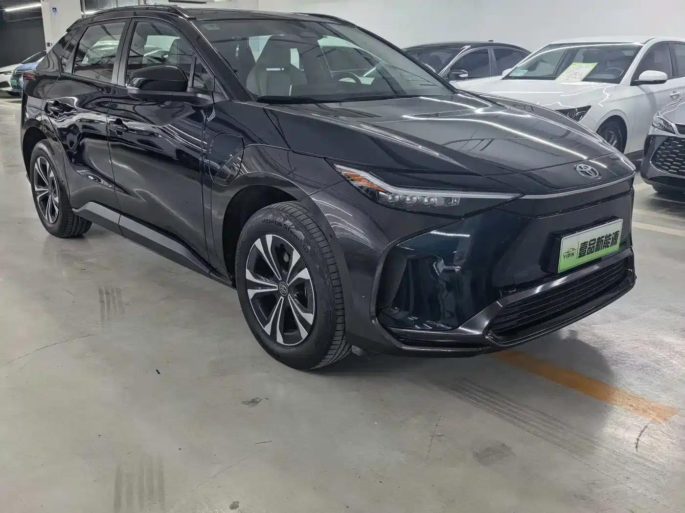 FAW Toyota bZ4X 2022 All-Wheel Drive High-Performance Premium Edition — миниатюра 3