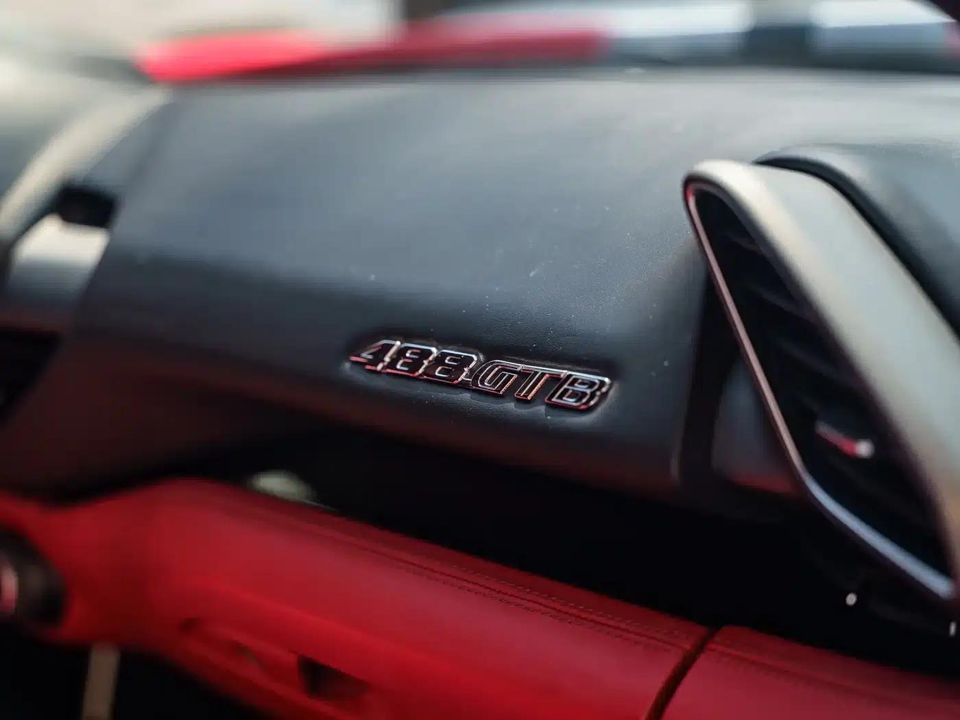 2015 Ferrari 488 GTB — миниатюра 14