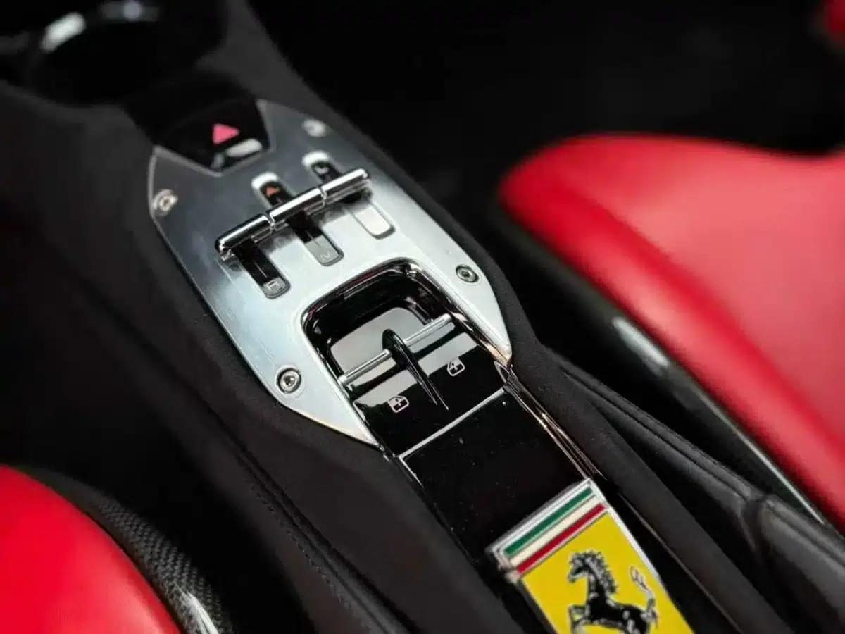 SF90 2020 3.9T V8 Stradale — миниатюра 5